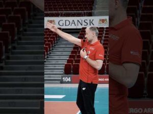 Read more about the article Młode #gdańskielwy lwy trenują z Nikolą Grbiciem 🦁🏐 | Energa Trefl Gdańsk #Shorts