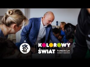 Read more about the article ŁKS Z WIZYTĄ W FUNDACJI KOLOROWY ŚWIAT