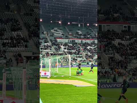 You are currently viewing Trafienie Dejki z meczu #ŚLĄGKŁ #betclic1liga #football #zielonoczarni #sports #soccer