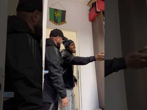 Read more about the article David i nauka języka Polskiego 😅 #betclic1liga #zielonoczarni #sports #soccer #piłkanożna #football