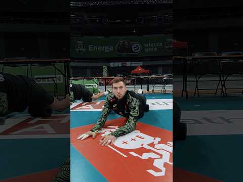 Read more about the article Rozruch przed przed starciem z Cuprum Stilonem Gorzów 🦁🏐 | Energa Trefl Gdańsk #Shorts