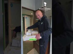 Read more about the article 🥐 11 listopada bez rogali świętomarcińskich się nie liczy, prawda? 🤔 #wartapoznań #piłkanożna #food