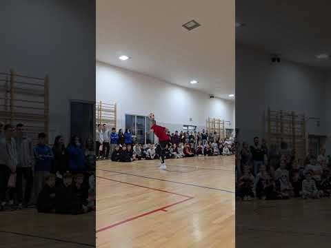 Read more about the article Nasza wizyta w Szkole Podstawowej w Kłodawie i show Damiana Nowackiego