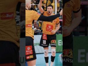 Read more about the article Rollercoaster emocji w ERGO ARENIE! Kulisy wygranej z ZAKSĄ Kędzierzyn-Koźle 🤩 | Energa Trefl Gdańsk