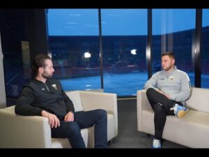 Read more about the article „Spotkanie z Tuchelem, analiza Afganistanu i życie skupione na piłce” -Wywiad z Przemysławem Gomułką