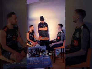 Read more about the article Magiczny Pit czaruje przed Magicznym Meczem: zaczarowana księga ✨ | Energa Trefl Gdańsk #Shorts