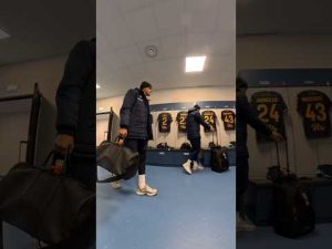 Read more about the article Meldujemy się w Płocku 🫡 #lechpoznań #football #shorts #dressingroom