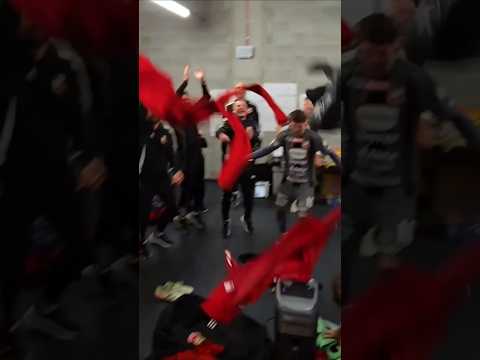 You are currently viewing Chojnice Pany! 💛🤍❤️ Szatnia po meczu z Zagłębiem