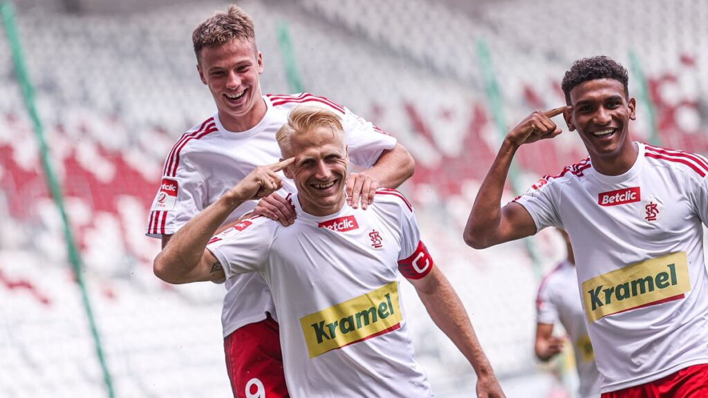 You are currently viewing 300 meczów Aleksandra Ślęzaka w ŁKS