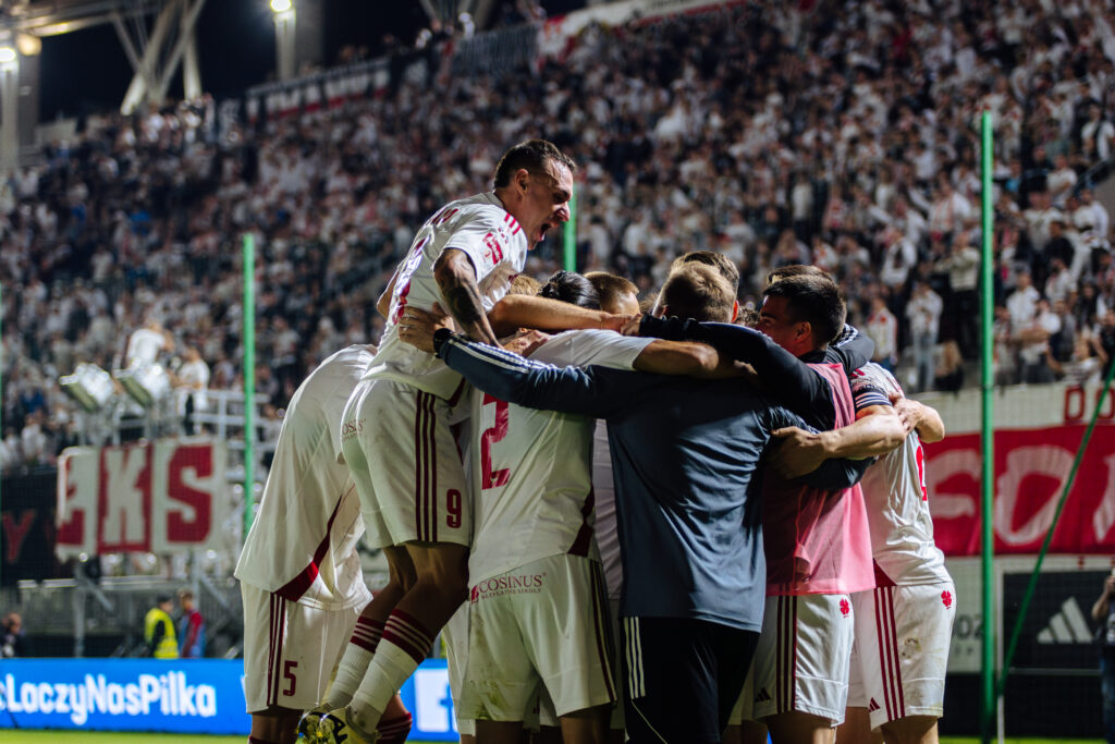 Read more about the article ŁKS vs. Wisła Kraków. Tu nigdy nie wiesz, co się wydarzy 