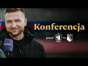 Read more about the article KONFERENCJA OTWARTA PRZED #PIALEG| Daniel Myśliwiec | Piast 🆚 Legia | 18. kolejka #25/26