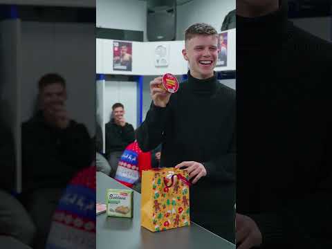 You are currently viewing PRZEGIĘLI Z PREZENTAMI! 🎁 | Zobacz cały materiał | #górnikzabrze #christmas #football