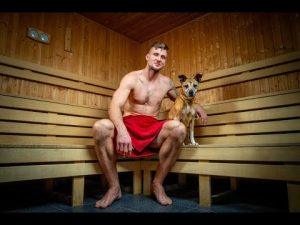 Read more about the article W saunie, na siłowni i z Łukaszem Piszczkiem! Wyjątkowy kalendarz z udziałem zwierząt i sportowców