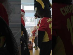 Read more about the article Świąteczna wizyta z FzGT u najmłodszych pacjentów szpitala w Chojnicach