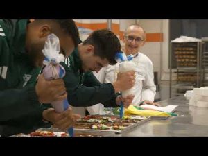 Read more about the article Lechiści przygotowują świąteczne pierniki | Boże Narodzenie 2025