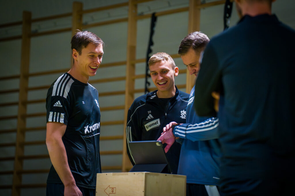 WZ 07569 1024x683 1 | AleMecz.pl