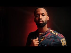 Read more about the article KELLYN ACOSTA | NOWY PORTOWIEC NA POKŁADZIE