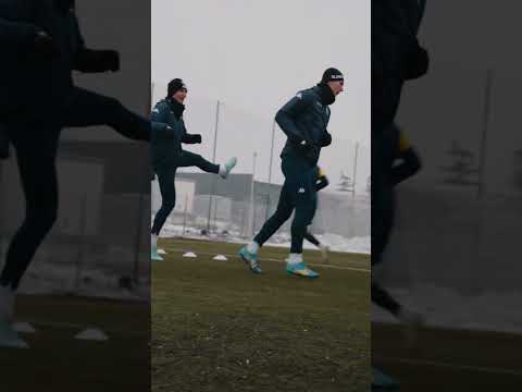 Read more about the article Tak prezentował sie nasz pierwszy trening w obiektywie! 📸⚽️#Wiosna2026 #elblagwformie #miastoelblag