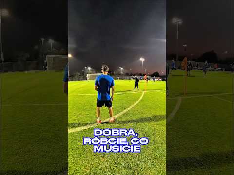 Read more about the article Rywalizacja, rzecz święta – nawet Trener nie da rady jej przerwać 🤝 #lechpoznań #football #shorts