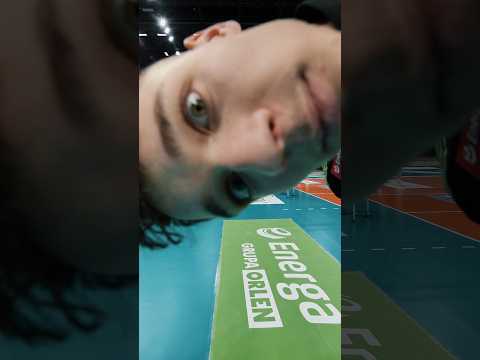 Read more about the article Gotowi na mecz! Dziś gramy z Indykpolem AZS-em Olsztyn 🦁🏐 | Energa Trefl Gdańsk #Shorts