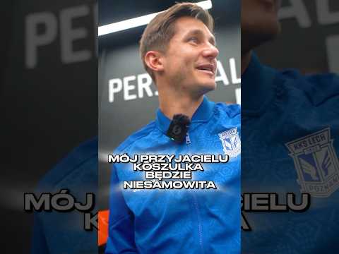 Read more about the article Piłkarze przygotowali koszulki dla kibiców 🤩  #lechpoznań #football #shorts