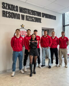 You are currently viewing ,,Lekcja z Resovią” w Szkole Mistrzostwa Sportowego RESOVIA w Rzeszowie