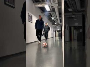 Read more about the article Nie dotykaj piłki!