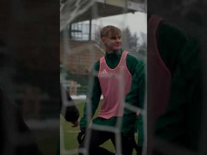 Read more about the article Pierwszy trening Patryka ✅  #football #zielonoczarni #soccer #betclic1liga #sports #soccerskills