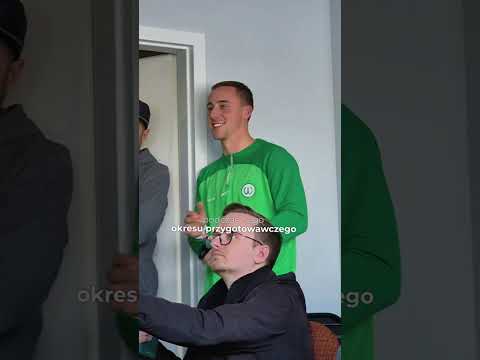 Read more about the article Debiut redakcji ❛Chłopaki z baraków❜ 🤓 #wartapoznań #piłkanożna #2liga #journalist