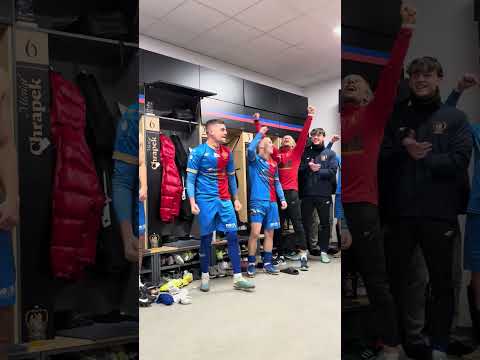 You are currently viewing Uwaga mamy to 😍. Prosto dla Was radość z szatni! #piastgliwice #football #sports