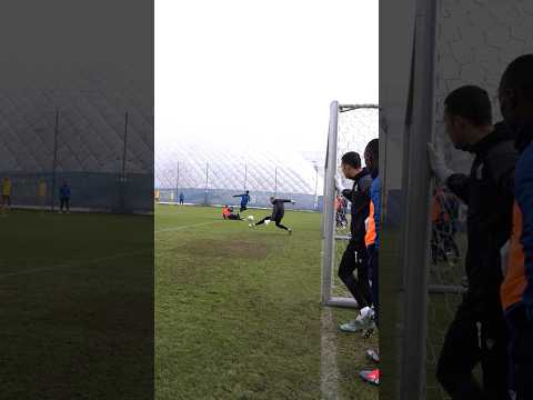 You are currently viewing On broni wszystko! 🔥 #lechpoznań #kolejorz #goalkeeper #shorts