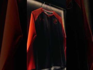 Read more about the article O pierwszym meczu i historycznej koszulce. Cały materiał już na JagaTV📽️