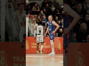Read more about the article BRUCE WAYNE 🗿 #legia #basketball #plkpl #nba #sports #dunk