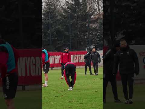You are currently viewing Pacio się wkur*** 😡 #górnikzabrze #football #angry
