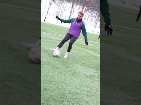 You are currently viewing Podpatrzyliśmy trochę trening Lechistów, Wam też polecamy 😎