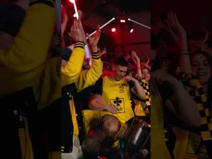 Read more about the article W ostatnich sezonach słuchamy regularnie 🎶💛🖤 #shorts  #plkpl #koszykówka