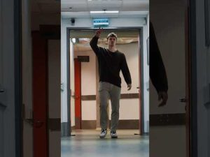 Read more about the article Emocje na boisku, radość na trybunach i… deska sedesowa od Mariusza Wlazłego | Energa Trefl Gdańsk