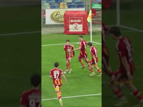 João Guilherme trafia bezpośrednio z rzutu rożnego!