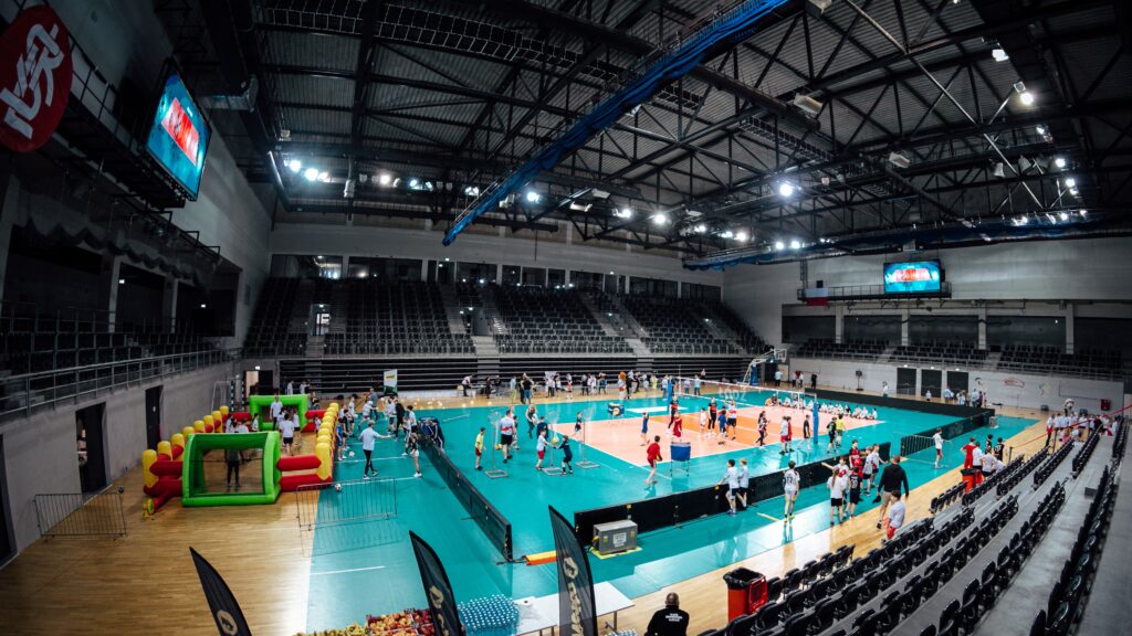 Ruch, uśmiech i sportowa ciekawość. Wielka wielosekcyjna lekcja WF z ŁKS 12 IMG 8726 1024x576 1 | AleMecz.pl