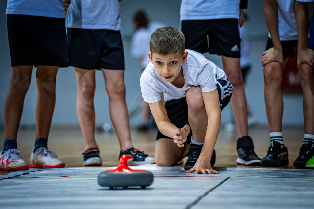 Ruch, uśmiech i sportowa ciekawość. Wielka wielosekcyjna lekcja WF z ŁKS 8 WZ 00650 1024x683 1 | AleMecz.pl