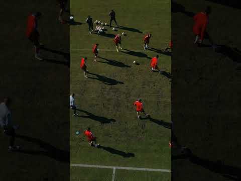 Latający dziadek 👴 #górnikzabrze #football #skills