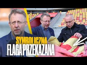 Read more about the article PRZEKAZANIE HISTORYCZNEJ FLAGI ULTRY DO GALERII BIAŁOSTOCKIEGO SPORTU – KONFERENCJA