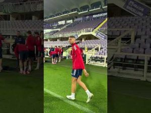 Read more about the article Oficjalny trening na Stadio Artemio Franchi 🏟️✅ #UECL | #FIORCZ