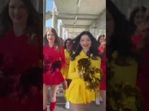 Read more about the article ZGADNIJ ILE ICH JEST! 👀 Policz cheerleaderki Korony! 💃 #koronakielce #cheerleader #dance