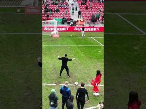 Read more about the article Wygrał 10 000 zł podczas meczu!