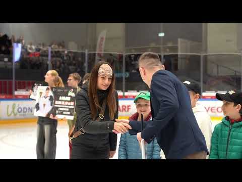 Read more about the article Najmłodsi kibice nagrodzeni! Uczestnicy akcji ” Z Klasą na Zimowym” odebrali czeki