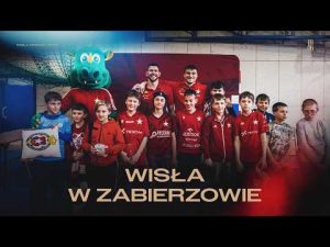 Read more about the article WISŁA KRAKÓW W ZABIERZOWIE. Kolejna szkoła odwiedzona przez Wiślaków