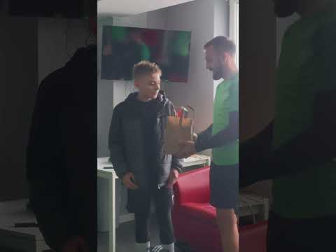 Read more about the article Jeszcze raz wszystkiego najlepszego, Karol! 🎂💚 #wartapoznań #piłkanożna #birthday #football