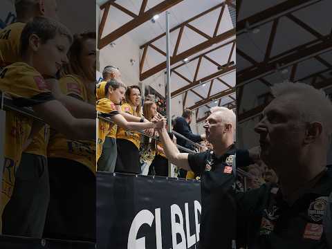 Read more about the article Słodko-gorzki mecz w Elblągu na zakończnie sezonu 💛🖤 | Energa Trefl Gdańsk #Shorts