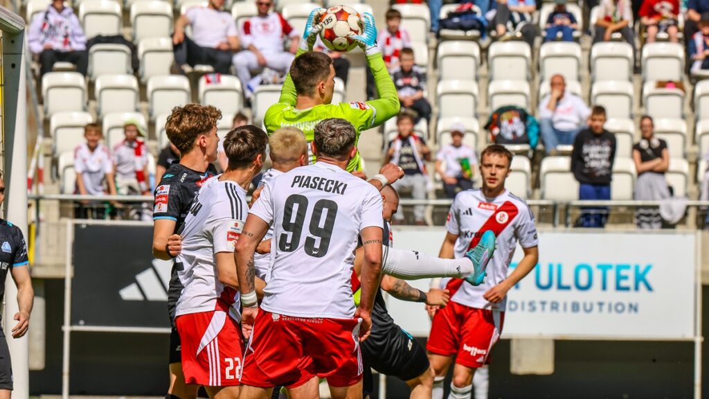 You are currently viewing Betclic 1. Liga: ŁKS – Stal Rzeszów 2:1